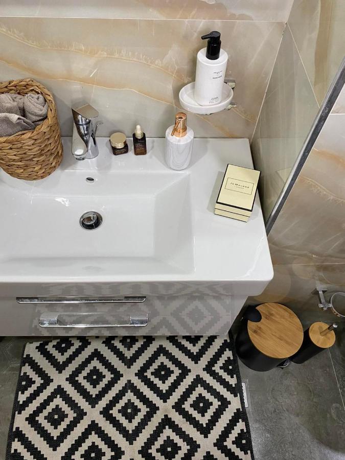 Qerret Boutique Studio Apartment Golem  Extérieur photo